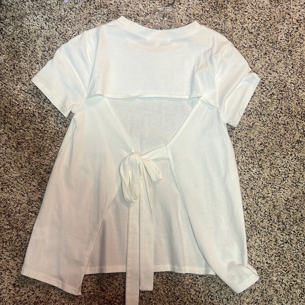 Open/bow back tee
